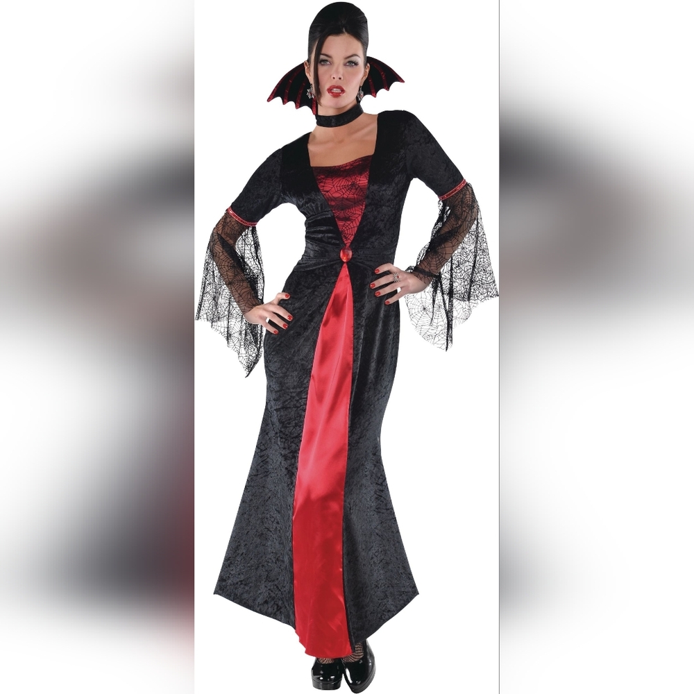 Countess Vampiretta Adult Costume.